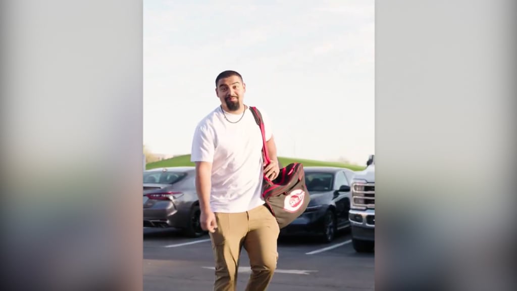 Reds pitchers and catchers arrive at Spring Training