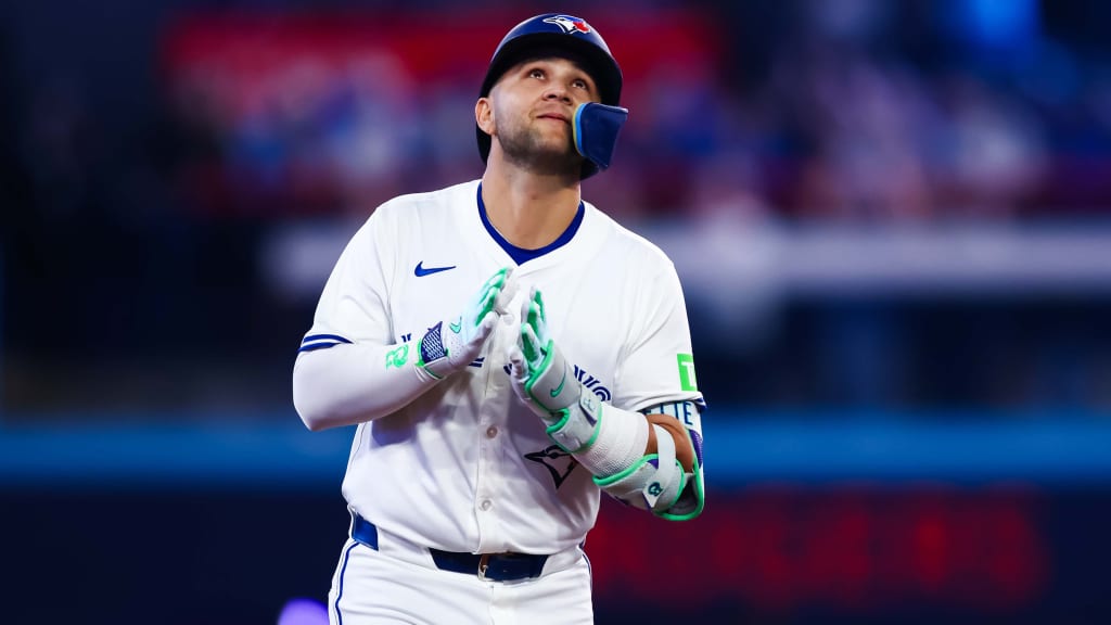 LIVE: Bo ends home run drought with leadoff blast