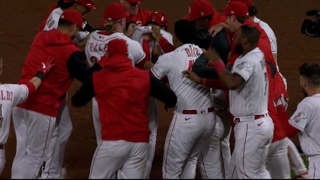 REDS WINNING SEASON THIS YEAR!? Reds Building Team Chemistry in