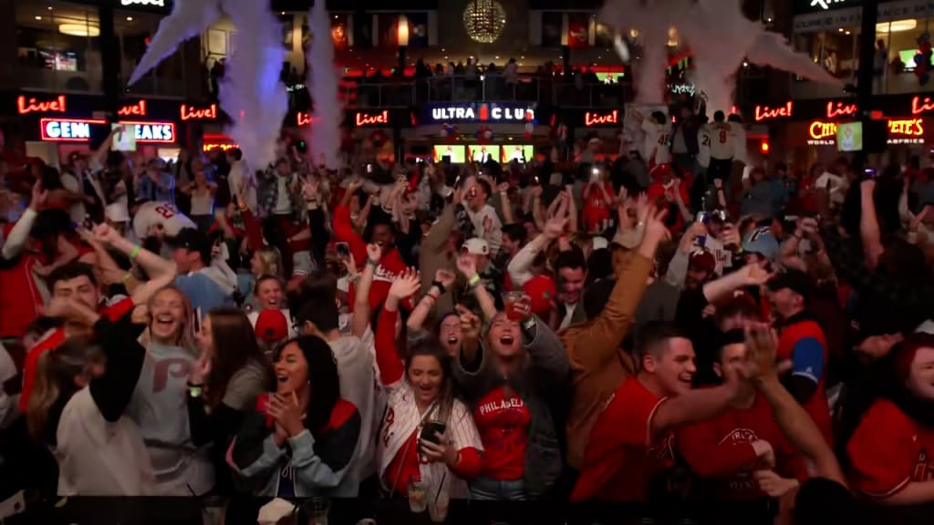 Phillies Fans Crowd Gates Of Citizens Bank Park To Catch Glimpse