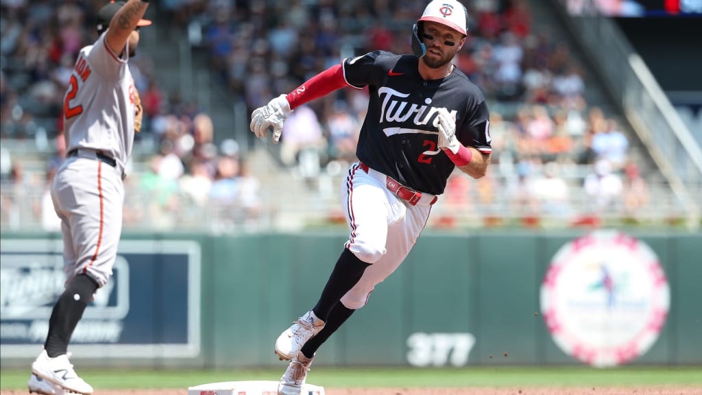 LIVE: Critical clash in Wild Card chase