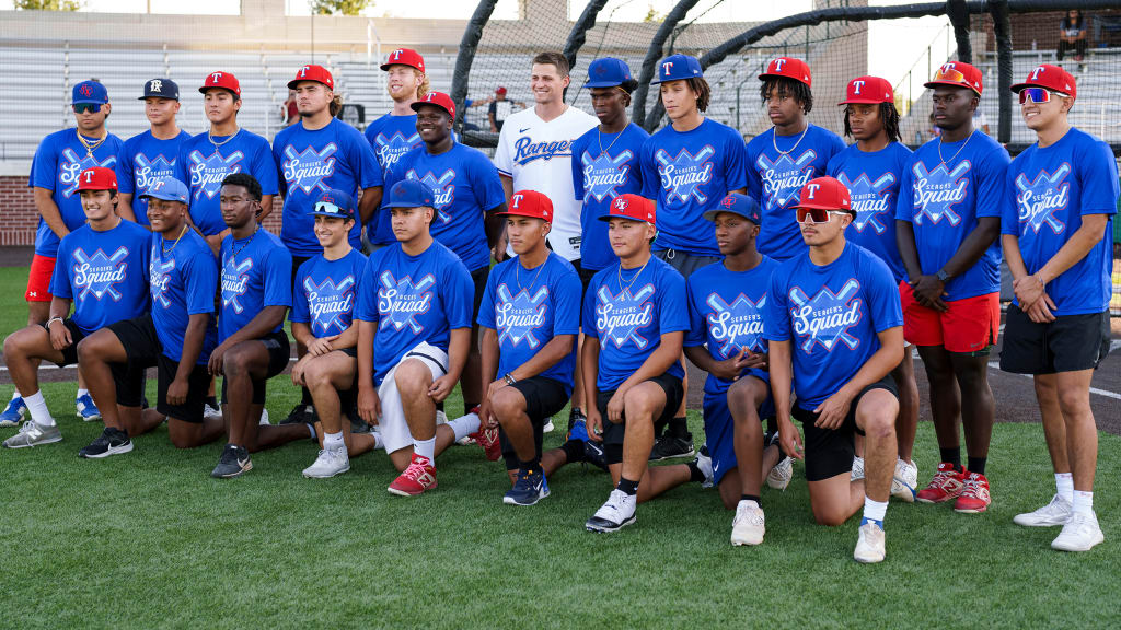 Corey Seager hosts hitting clinic at Texas Rangers Youth Academy