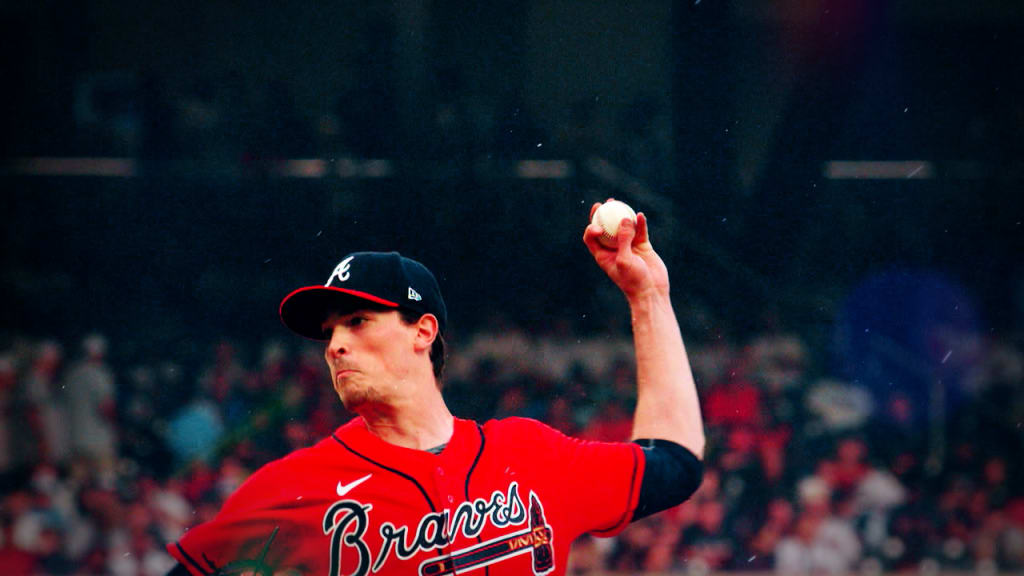 Atlanta Braves Photo (2012) - Craig Kimbrel wearing the Atlanta Braves  alternate red uniform during a game in 2012 season