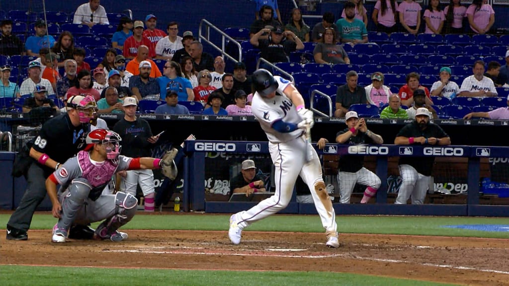 Marlins' López Ks MLB-mark 9 in a row at start, tops Braves - The San Diego  Union-Tribune