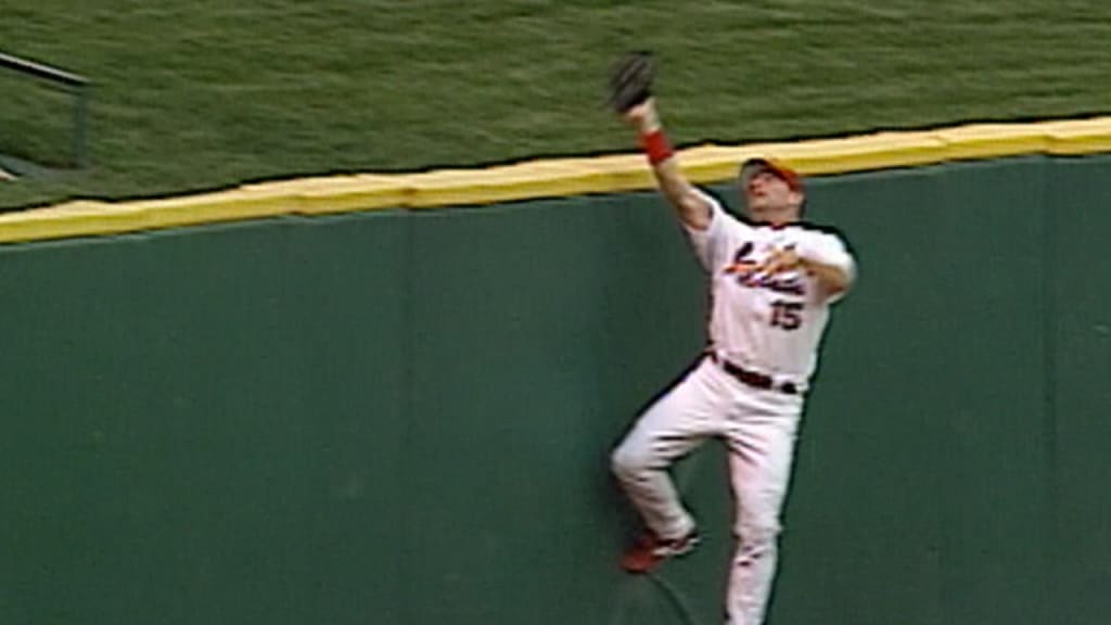 Top 10 MLB plays of 2022: Historic HRs, crazy catches steal the