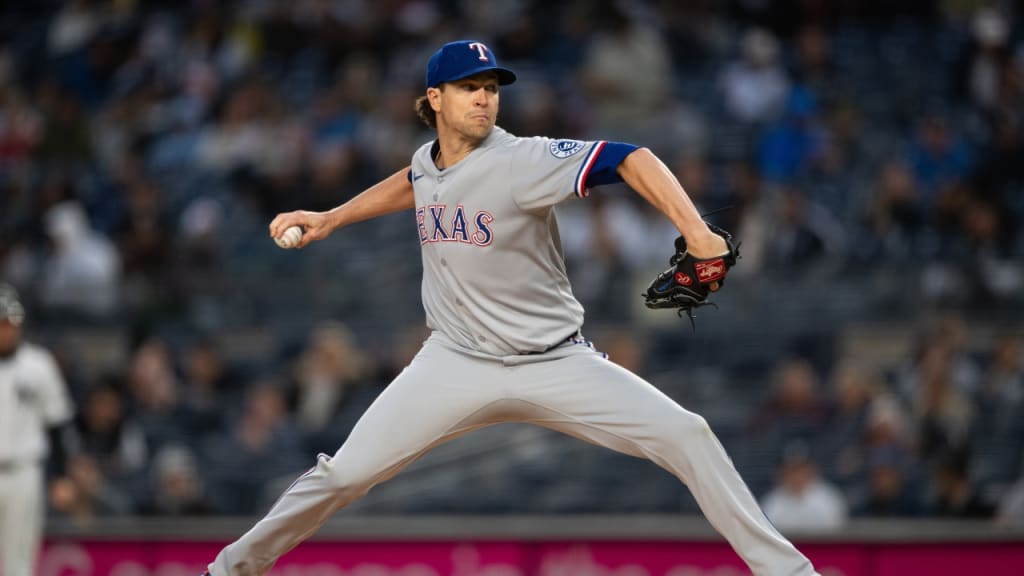 Jacob deGrom fans Jasson Domínguez
