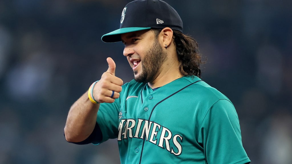 Mariners acquire Suárez from D-backs (sources)