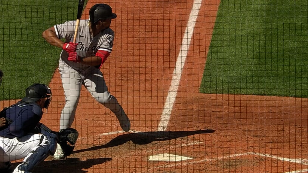 Eloy Jiménez drives in 3 as White Sox rally past Mariners