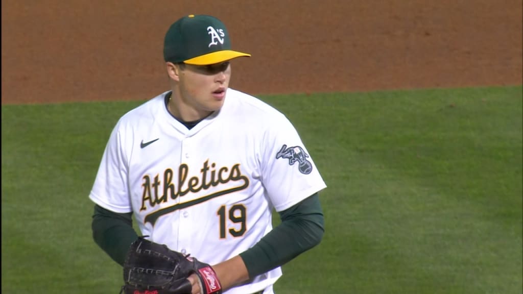 Mason Miller strikes out the side in the 9th
