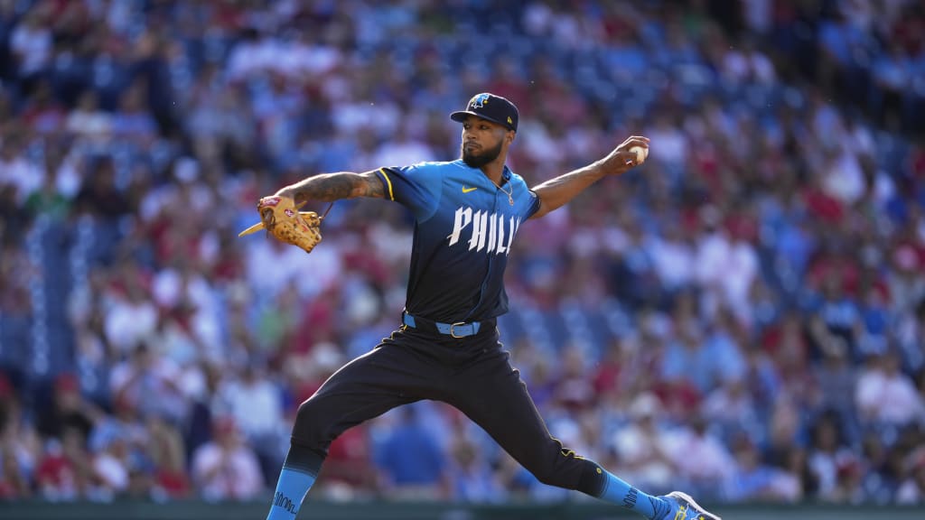Cristopher Sánchez tosses three-hit shutout