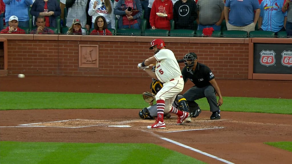 Albert Pujols' leg position in his batting stance, before and