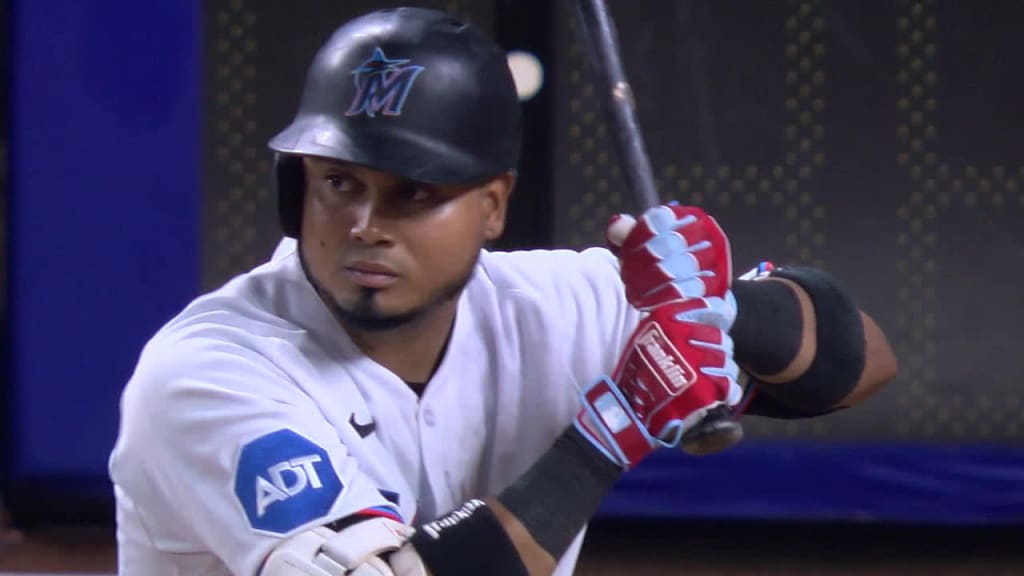 It's essentially impossible to be a good hitter with Salvador