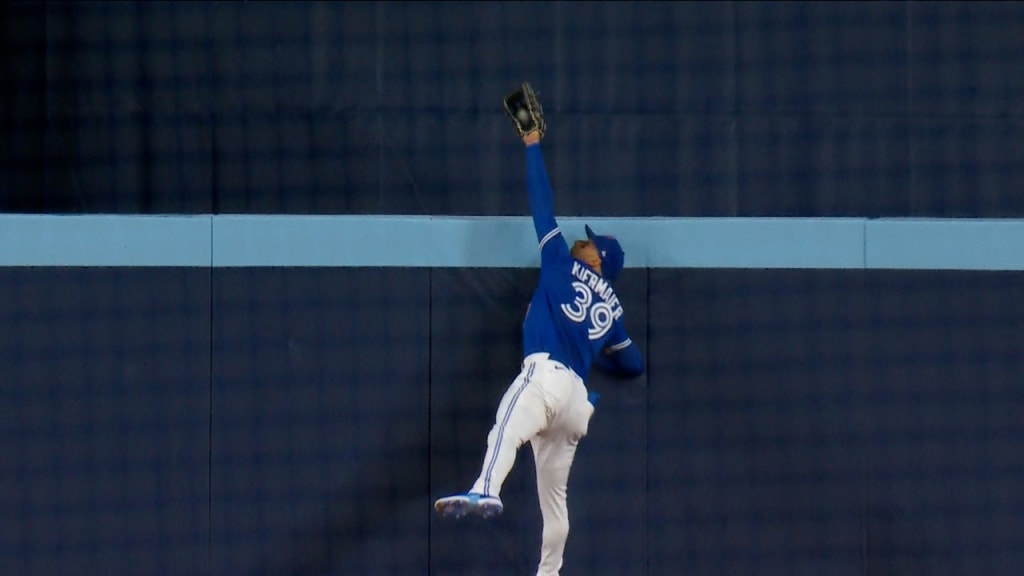 Kevin Kiermaier ran forever to complete this catch of the year