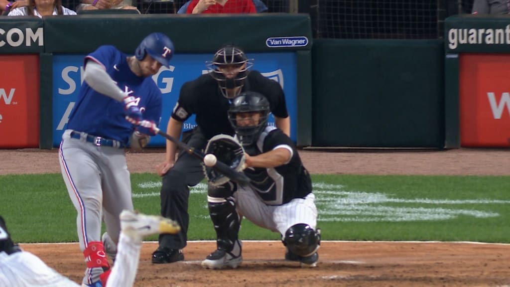 Watch: Alex Rodriguez's daughter bat flips better than him