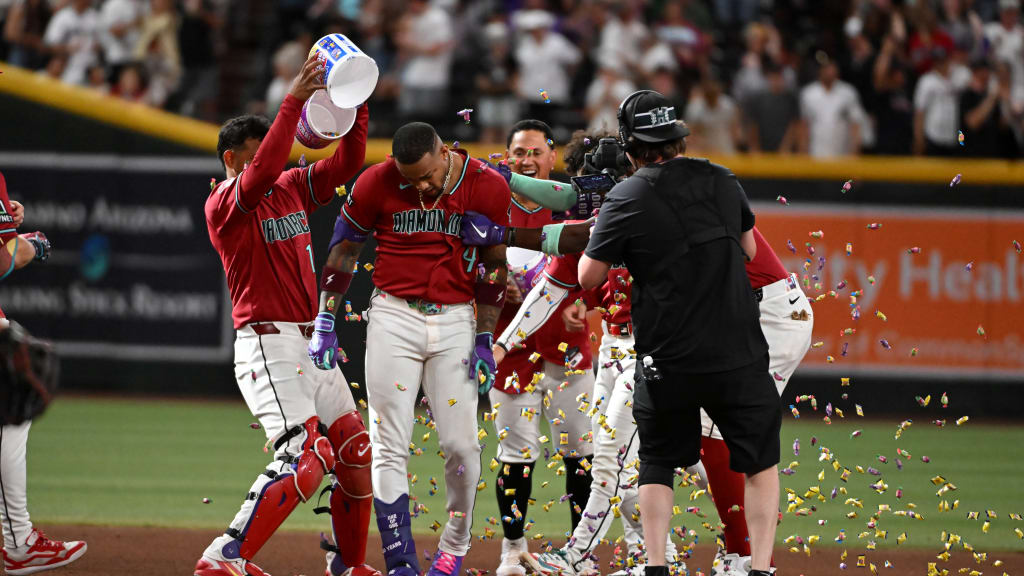 Marte follows up Carroll's clutch showing with walk-off double