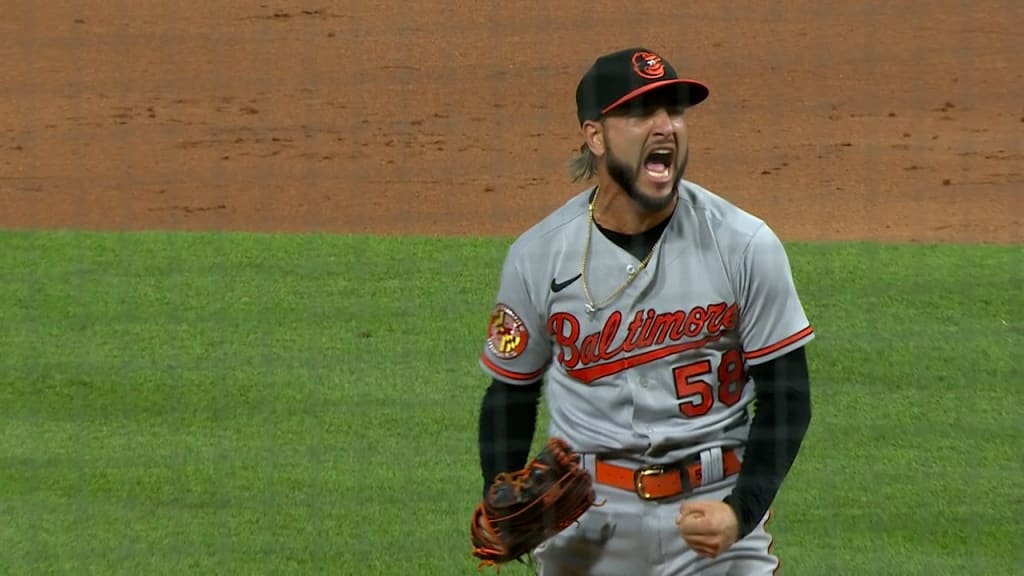 Saturday Morning Orioles Victory GIF Party: O's beat Giants, 3-2