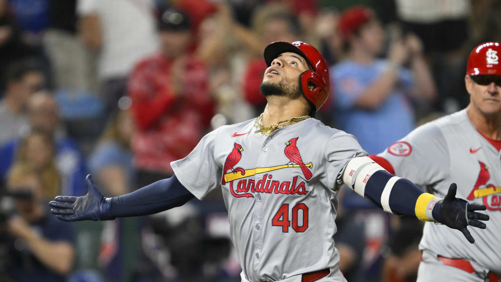 Willson Contreras to switch positions in 2025