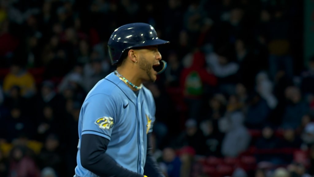 Rays' Jose Siri makes spectacular catches, sometimes with just one hand