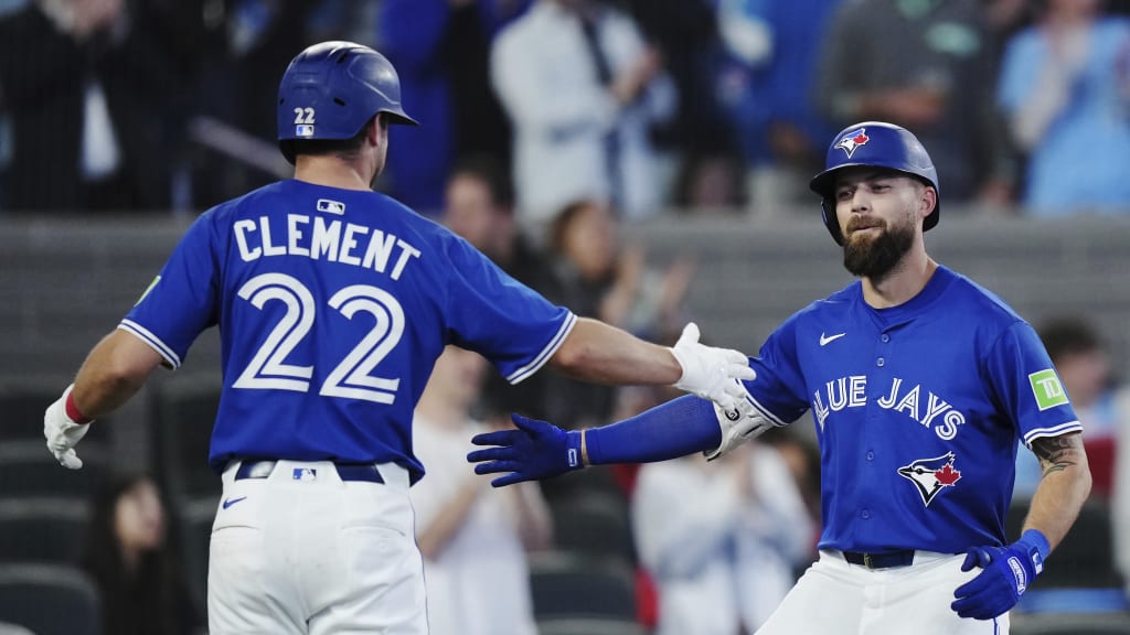 Kevin Gausman throws seven scoreless innings in win