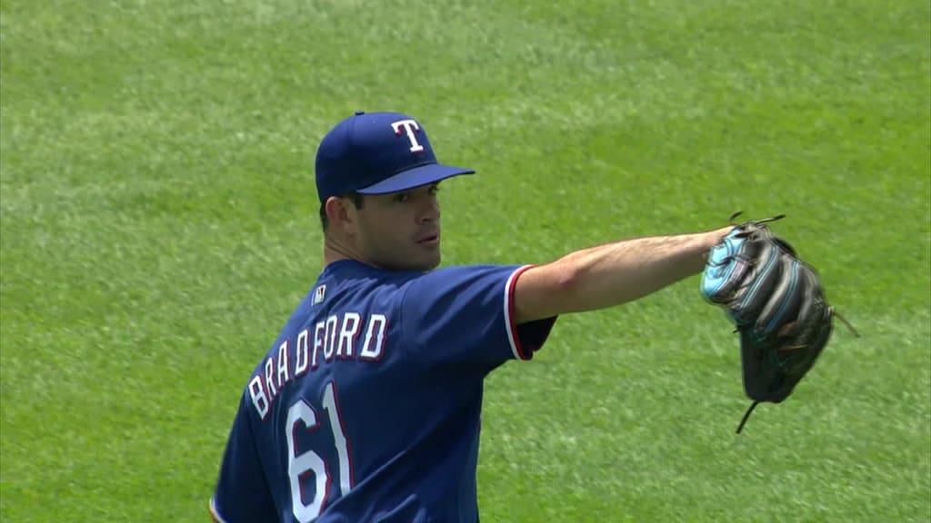 Rookie Cody Bradford Wins MLB First Game, Texas Rangers Down