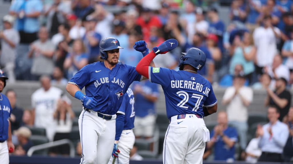 Blue Jays beat Yankees, move into tie for first in AL East