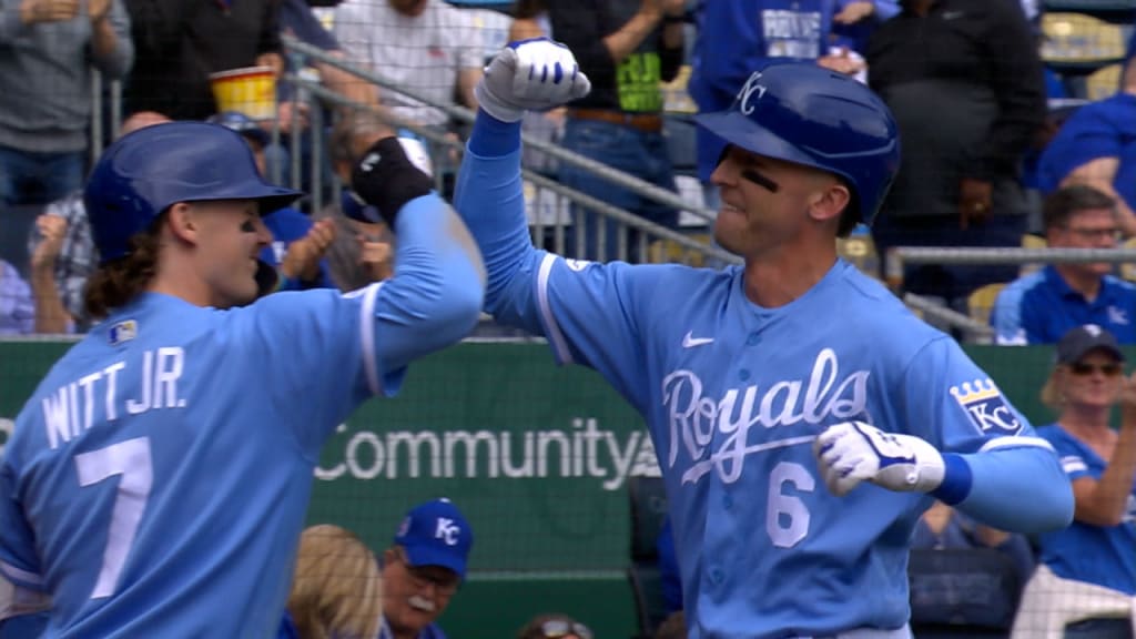 Heasley shuts down Twins, Royals win 4-1 to finish sweep