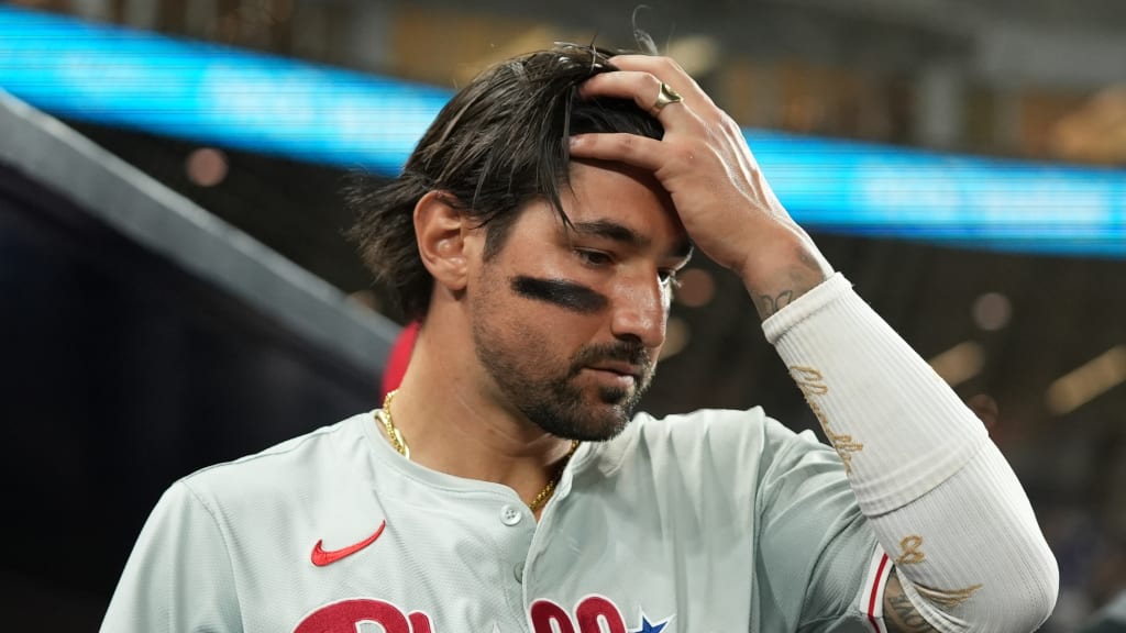 Nick Castellanos, Ranger Suárez lead Phillies over Marlins