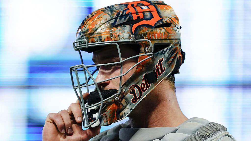 Dillon Dingler wins Gold Glove Award