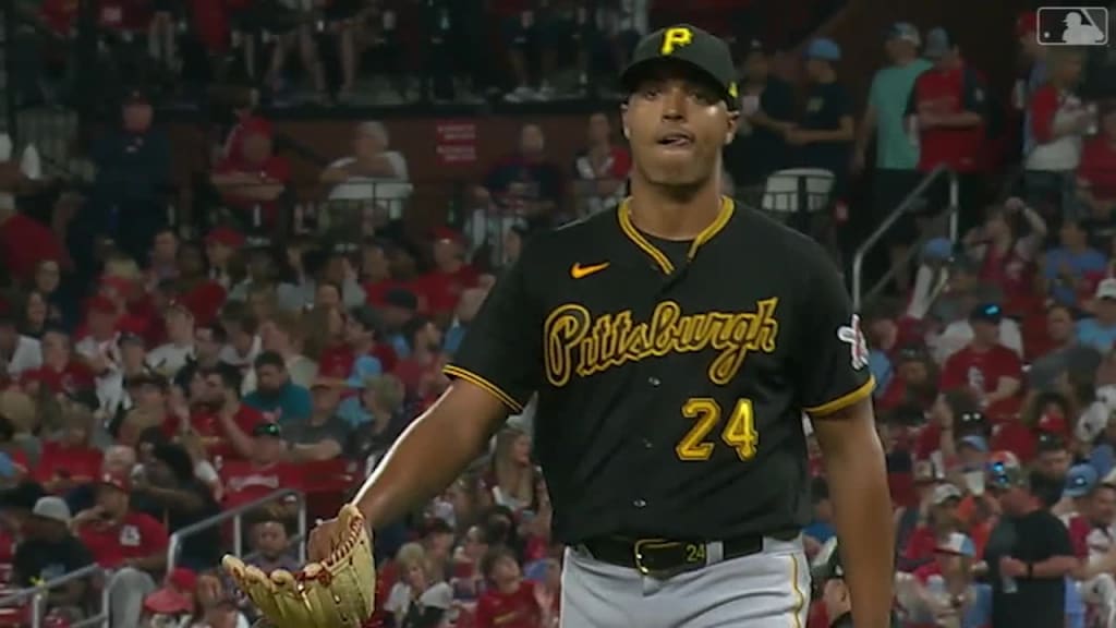 Pittsburgh, United States. 05th Oct, 2022. Pittsburgh Pirates relief  pitcher Johan Oviedo (62) throws in the third inning against the St. Louis  Cardinals at PNC Park on Wednesday October, 5 2022 in