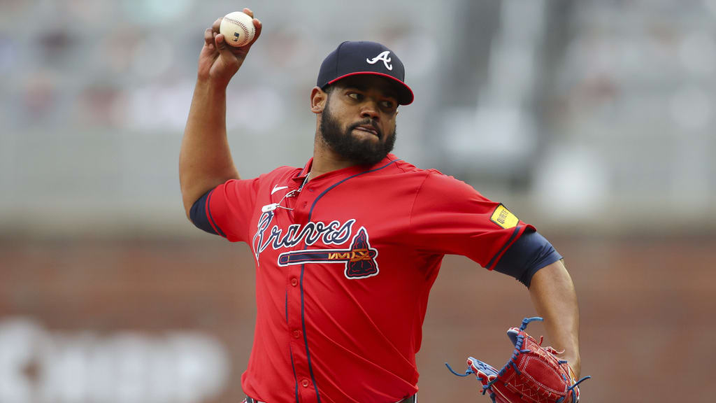 Reynaldo López goes six strong innings vs. A's