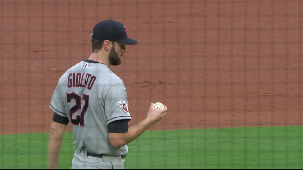 Lucas Giolito back in playoff race for Cleveland Guardians