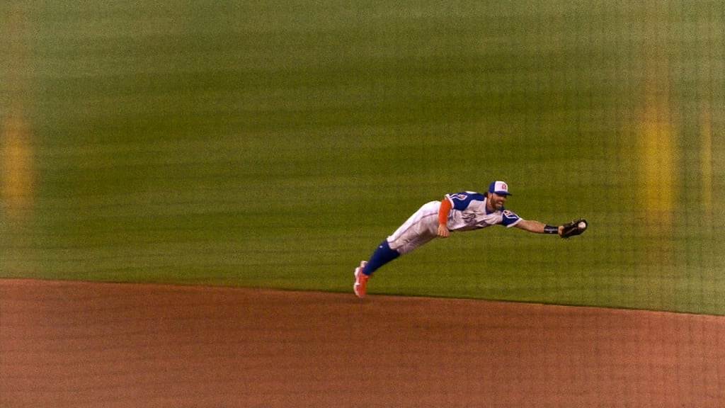 Swanson takes home Gold Glove