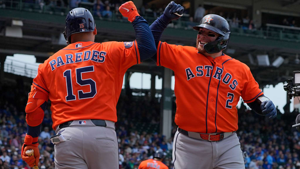 LIVE: Vázquez provides pop as Astros take on Cubs at Wrigley