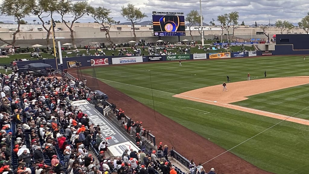 Spring Training: Cincinnati Reds at Milwaukee Brewers