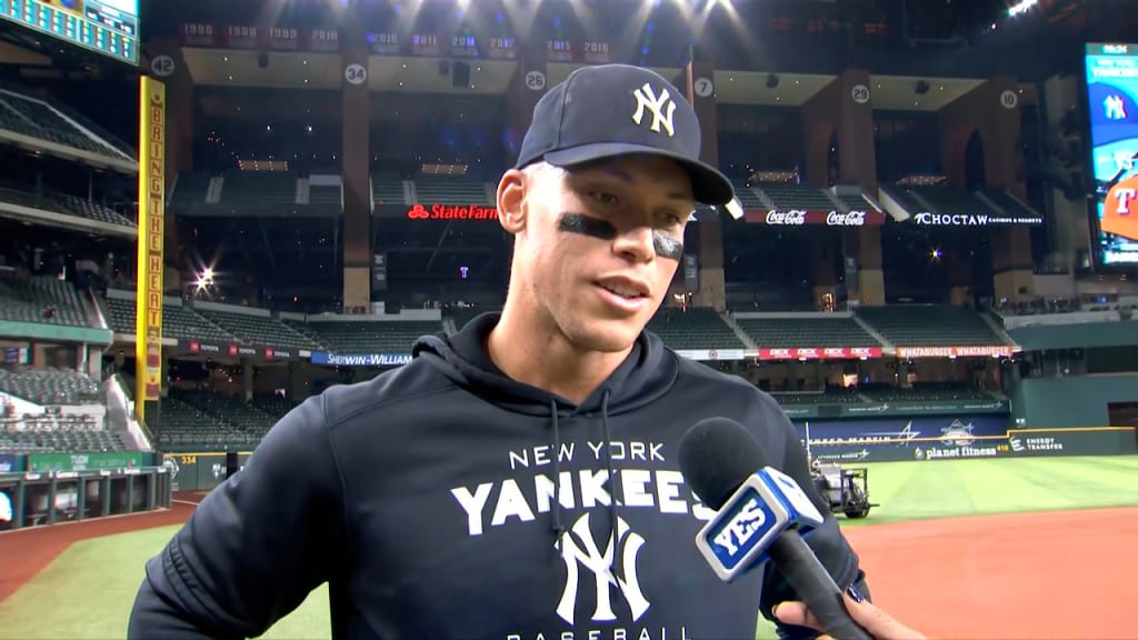 Aaron Judge hits AL record 62nd home run