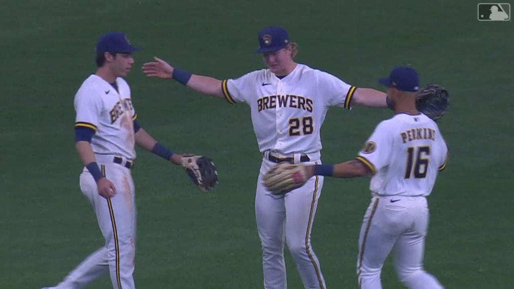 Joey Wiemer doubles in first MLB at bat with Brewers