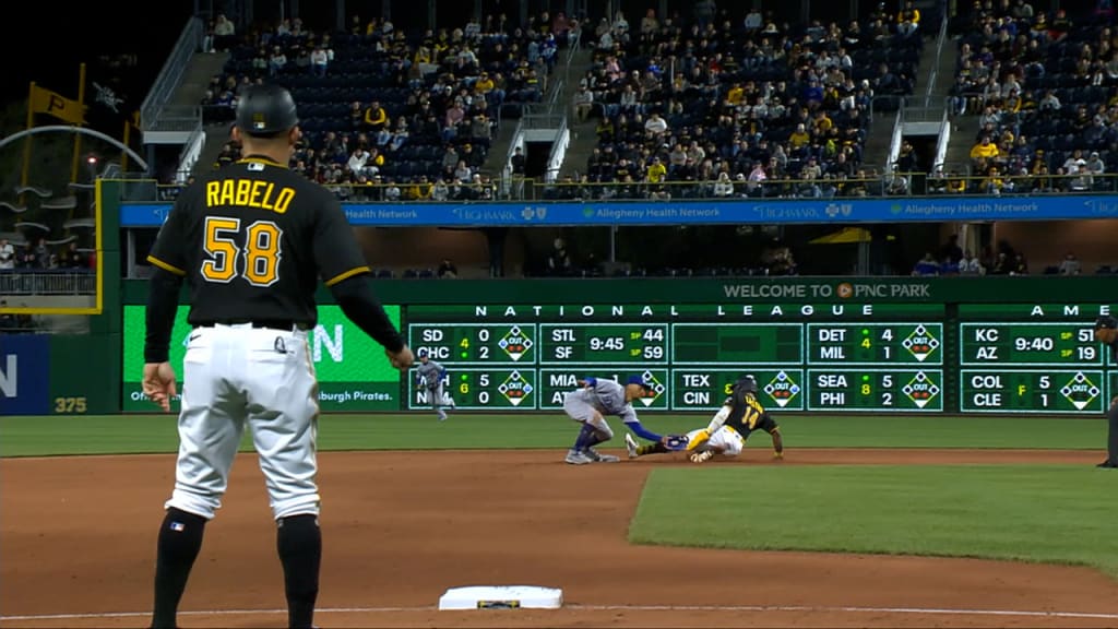 What happened to Ji Hwan Bae? Pirates slugger exits game against Padres  early