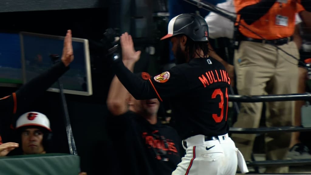 Mullins' cycle lifts Orioles past Pirates