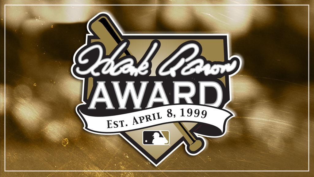 Paul Goldschmidt is the 2022 NL Hank Aaron Award winner! The award