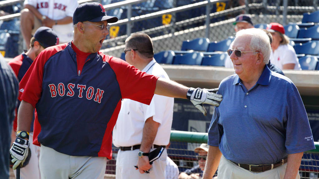 Bill Giles with then-Red Sox manager Terry Francona at Spring Training in 2011.