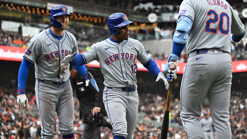 Lindor helps Mets power up by the Bay