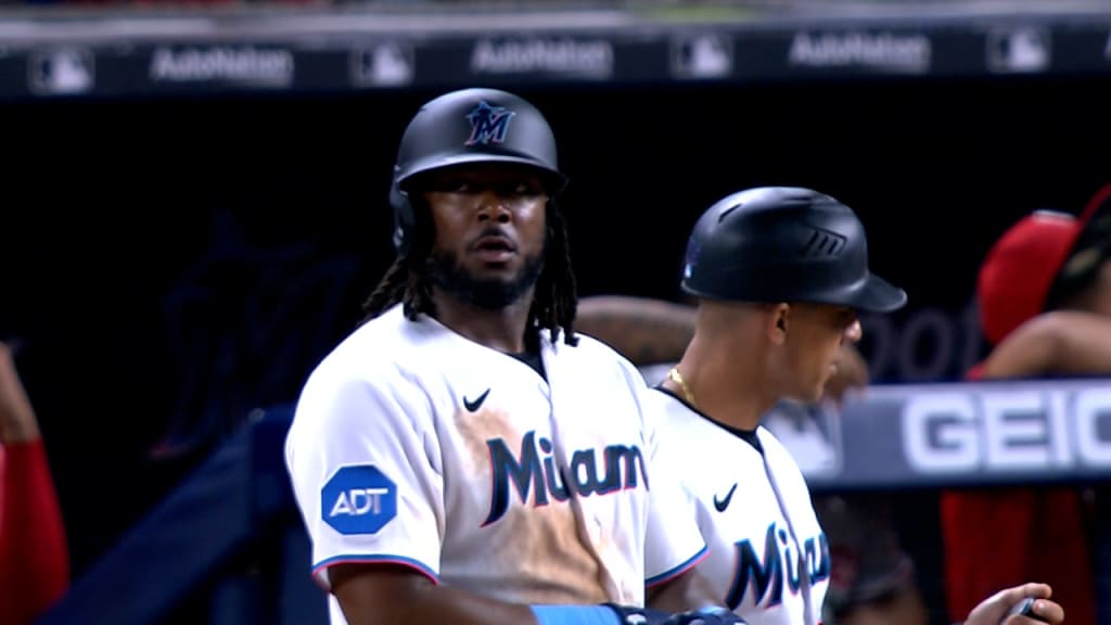 Marlins break late tie, hold off Tigers