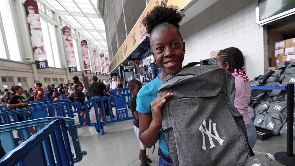 Yankees provide backpacks to P.S./M.S. 71 students – Bronx Times