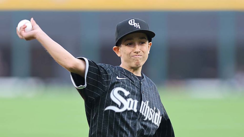 OFFICIAL: The Chicago #WhiteSox sign 14-year-old Brady Nelson to