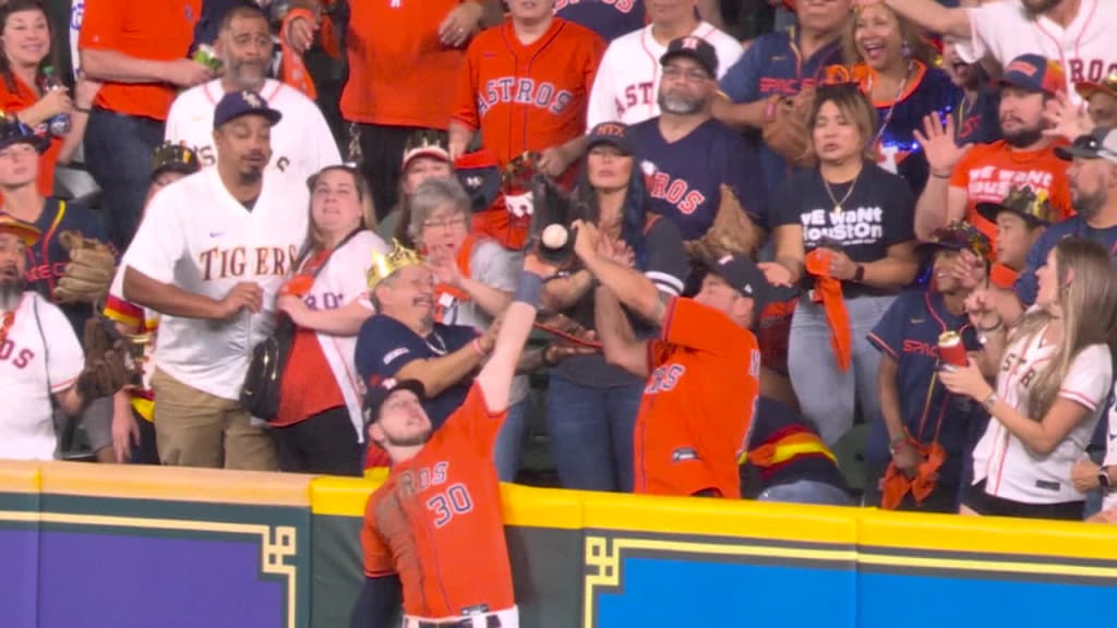 Astros Seattle clubhouse celebration as Houston wins ALCS trip