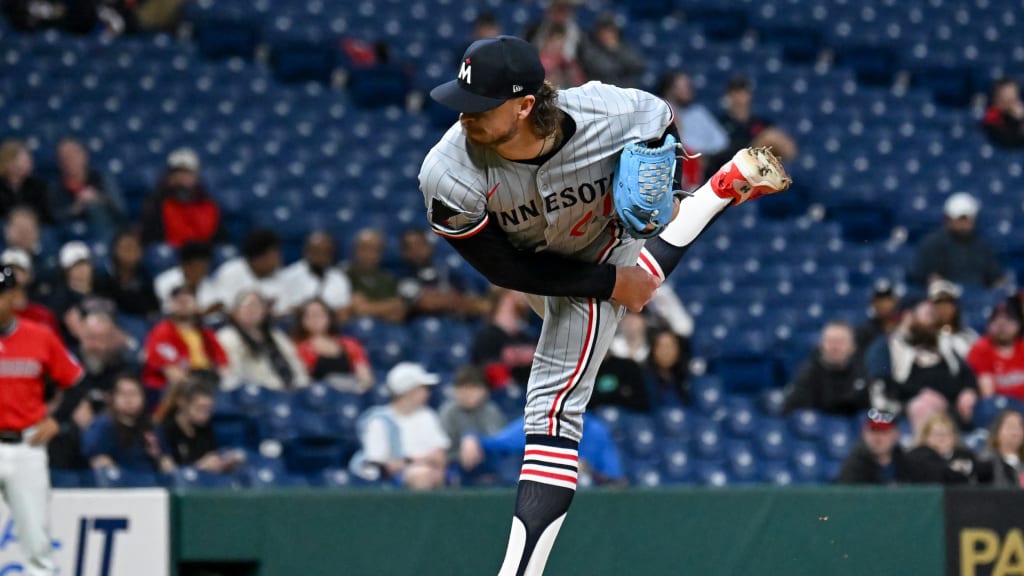 Chris Paddack strikes out Gabriel Arias