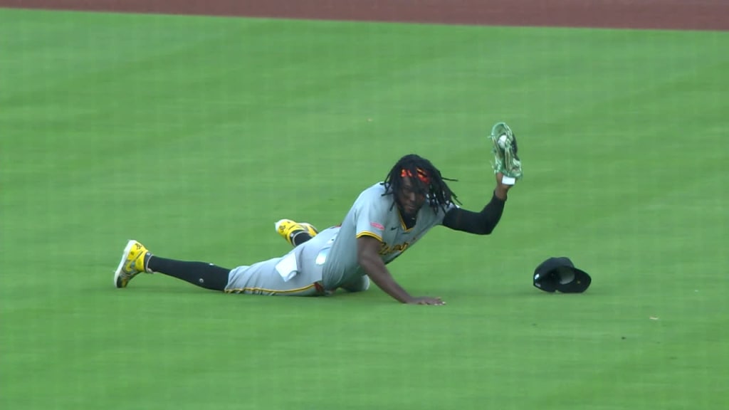Oneil Cruz on playing center field for Pirates in 2025