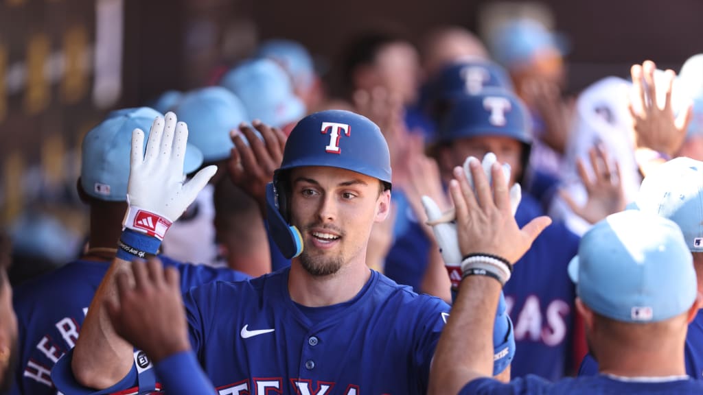 Evan Carter hits two home runs against the Mariners