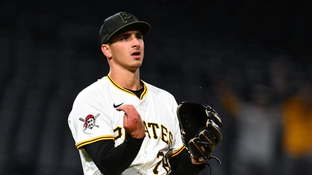 Carmen Mlodzinski, Thomas Harrington lead Pirates to win