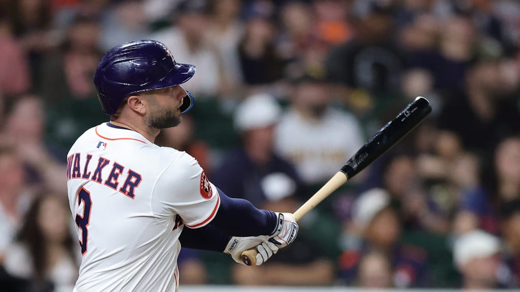 Christian Walker's game-tying two-run homer (2)